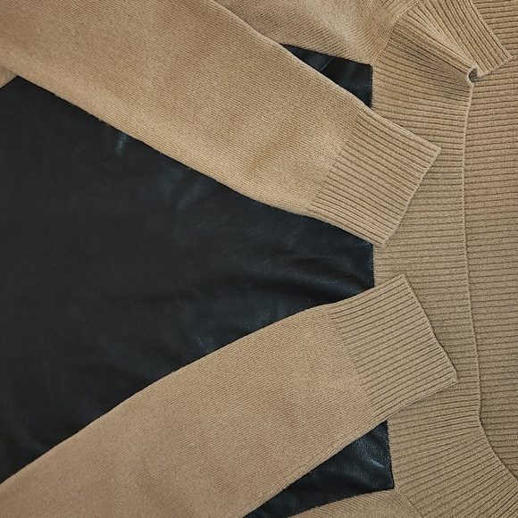 MASON Wool Blend Crew Neck Sweater with Leather Panel, size P - Picture 4 of 9